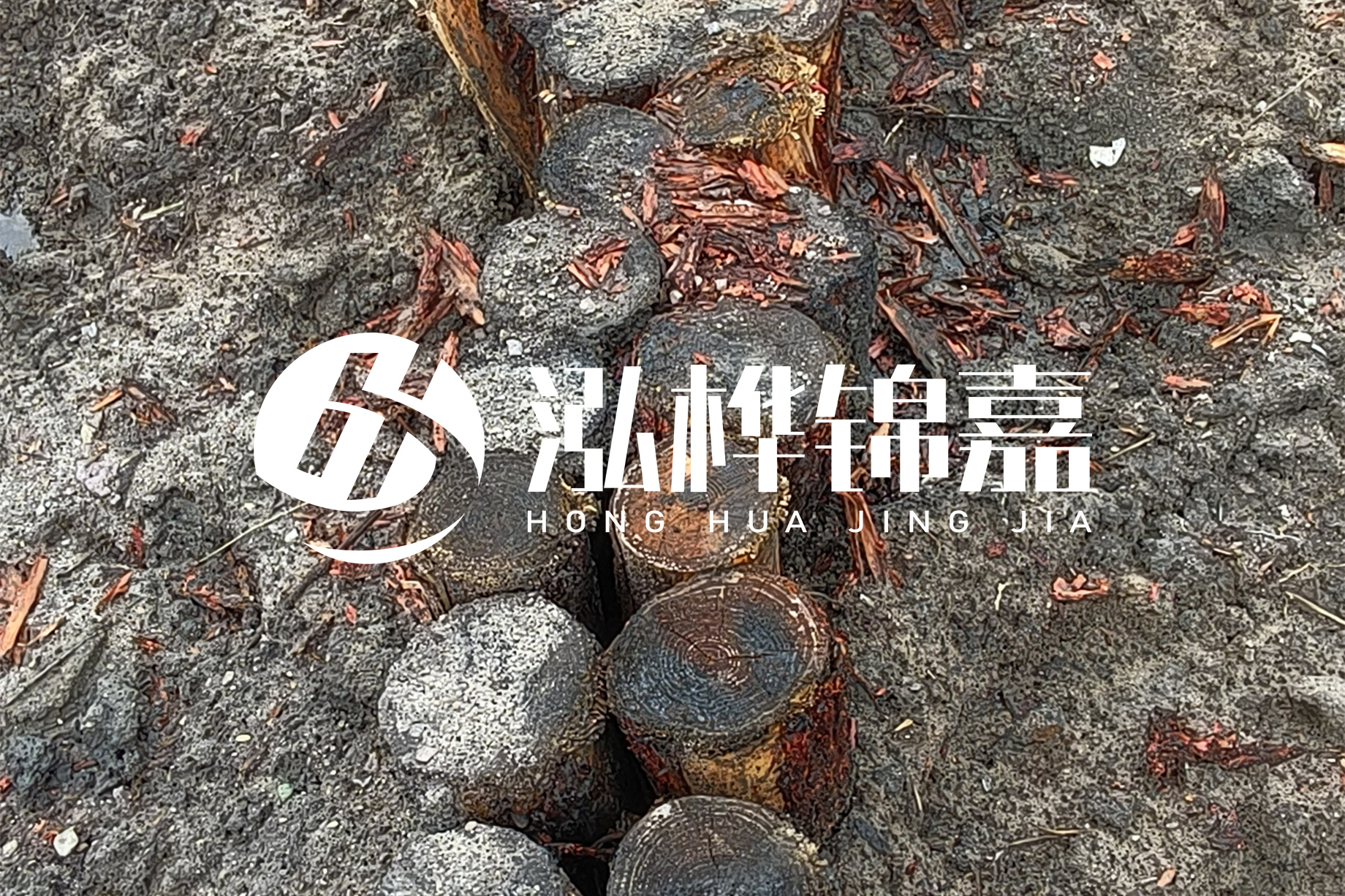 魚(yú)塘淤泥太多怎么清理？挖掘機(jī)清除淤泥的作用及方法